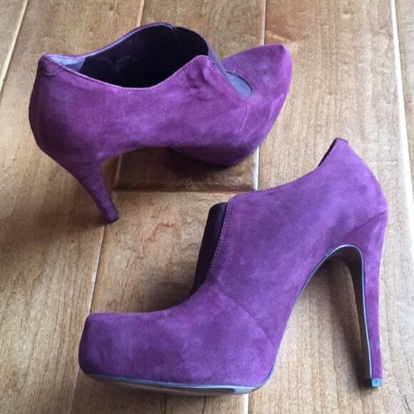 𝅺BCBGENERATION Priyah Ankle Bootie Shoe Heels - Picture 3 of 8